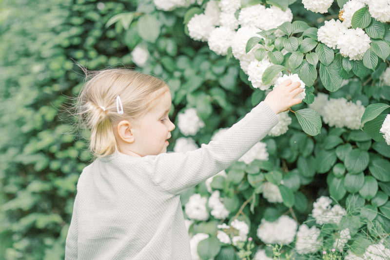 Familieshoot huize Druivelaar Breda Noord Brabant fine art fotograaf Milou van Ham fotografie lifestyle jong gezin gezinnetje gezinsshoot fotoshoot shoot fotoreportage reportage Oosterhout Oirsterwijk Kaatsheuvel Tilburg Den Bosch Eindhoven Eersel Bladel Hapert landgoed buiten licht lichte stijl ontspannen relaxte hippe spontaan spontane shoot kinderen kids inspiratie natuur foto's kinderfotograaf babyfotograaf lifestylefotograaf Nederland Udenhout