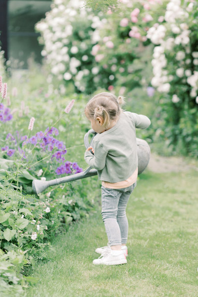 Familieshoot huize Druivelaar Breda Noord Brabant fine art fotograaf Milou van Ham fotografie lifestyle jong gezin gezinnetje gezinsshoot fotoshoot shoot fotoreportage reportage Oosterhout Oirsterwijk Kaatsheuvel Tilburg Den Bosch Eindhoven Eersel Bladel Hapert landgoed buiten licht lichte stijl ontspannen relaxte hippe spontaan spontane shoot kinderen kids inspiratie natuur foto's kinderfotograaf babyfotograaf lifestylefotograaf Nederland Udenhout