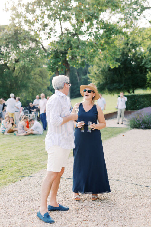 Fine art fotograaf photographer Milou van Ham Fotografie bruidsfotograaf Frankrijk Dordogne Charente France chateau de Lerse kasteel French castle wedding photography and videography videograaf photographe team lichte stijl romantisch zonsondergang styling weddingplanner België huwelijk huwelijksfotograaf trouwen in het buitenland destination wedding mariage Perignac Angouleme romantic chic pool lavender getting married shoot photoshoot first dance party