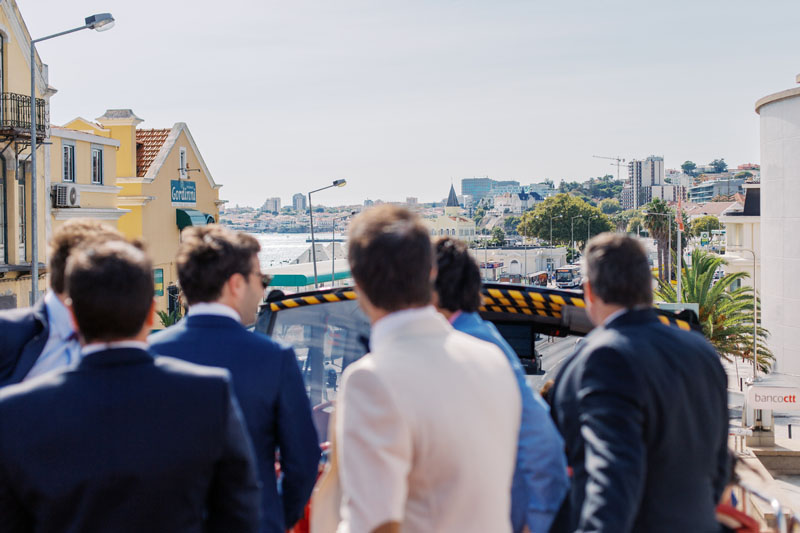 Wedding Forte da Cruz Lisbon Portugal destination wedding photographer for casamento Lisboa American couple getting married in Europe with Dutch light and airy photographer who speaks English and Portuguese hop on hop off bus