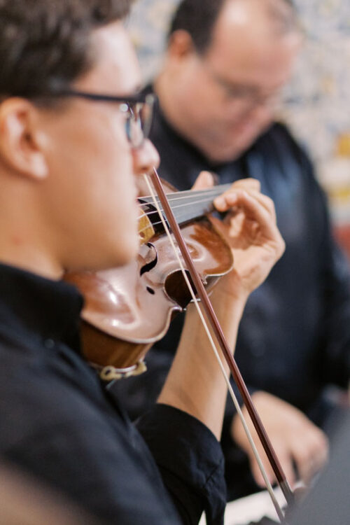 Wedding Forte da Cruz Lisbon Portugal destination wedding photographer for casamento Lisboa American couple getting married in Europe with Dutch light and airy photographer who speaks English and Portuguese