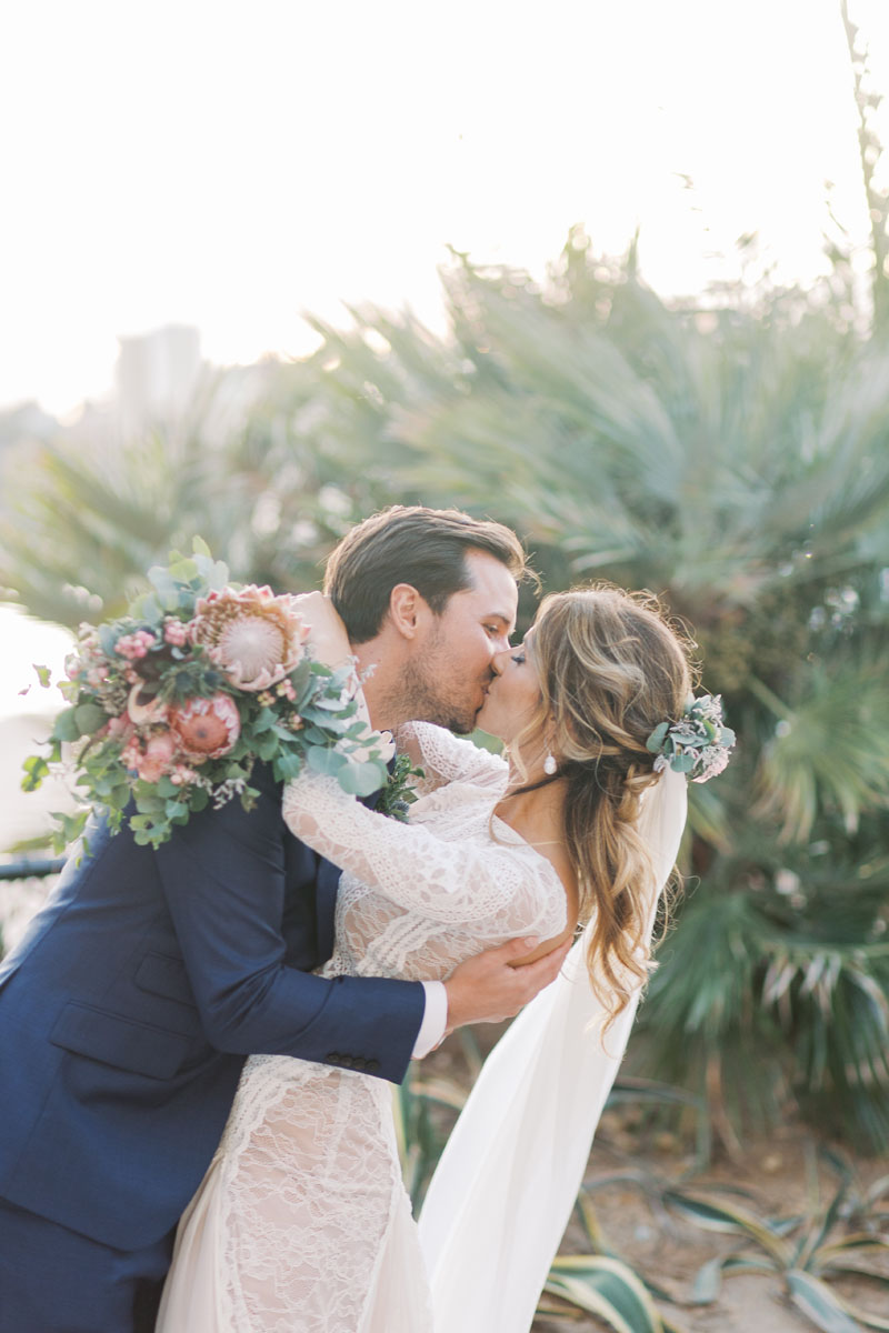 Wedding Forte da Cruz Lisbon Estoril Portugal destination wedding photographer for casamento Lisboa American couple getting married in Europe with Dutch light and airy photographer who speaks English and Portuguese
